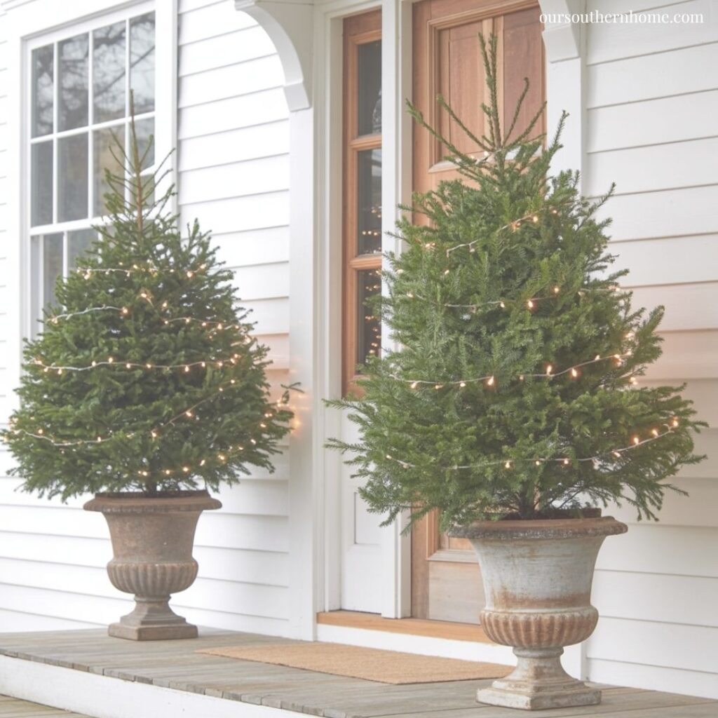 Southern Farmhouse Christmas Porch Ideas!